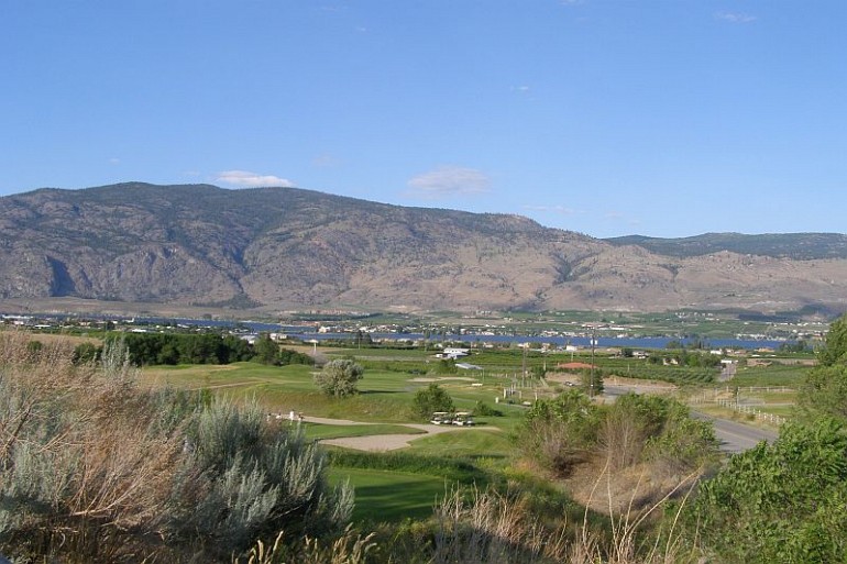 107_Osoyoos_Golf resized Local Attractions Gallery Image