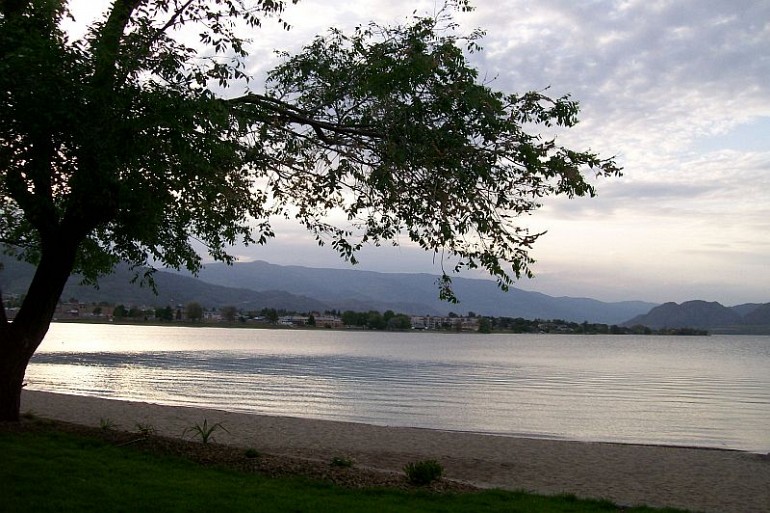 66_beach dusk view resized Beach Fun Gallery Image