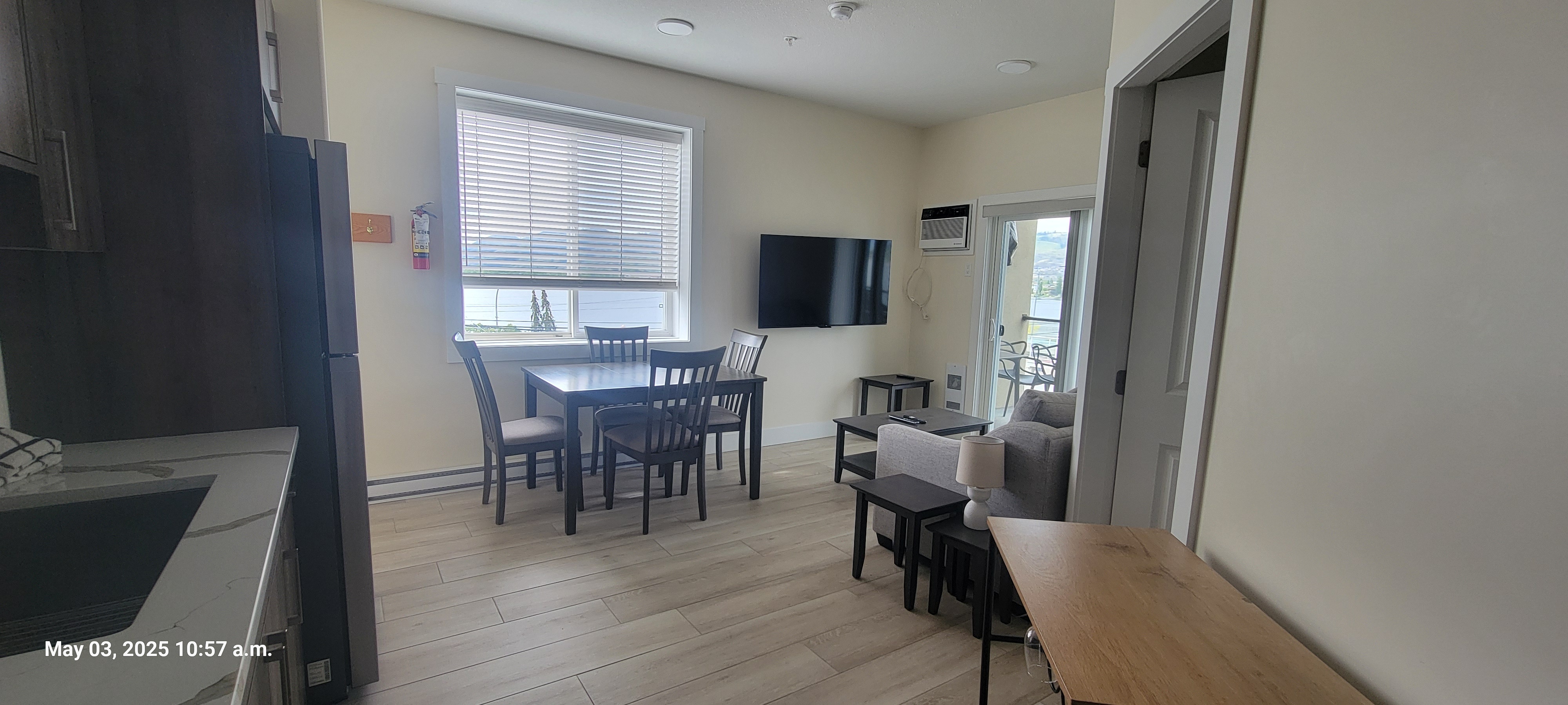 Deluxe 1 bedroom suite living area